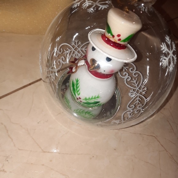 AUTHENTIC GENUINE "SORELLE" CHRISTMAS 🔮 GLOBE SNOWMAN ORNAMENT ⛄️ LIGHTS UP - Picture 3 of 8